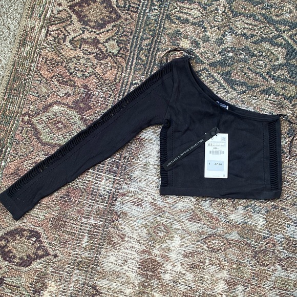 Tops - Zara off shoulder top